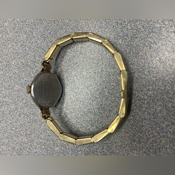 Vintage 1956 Bulova Women's Gold-Tone Watch and a gold Pulsar watch. 2 watches - Picture 4 of 13